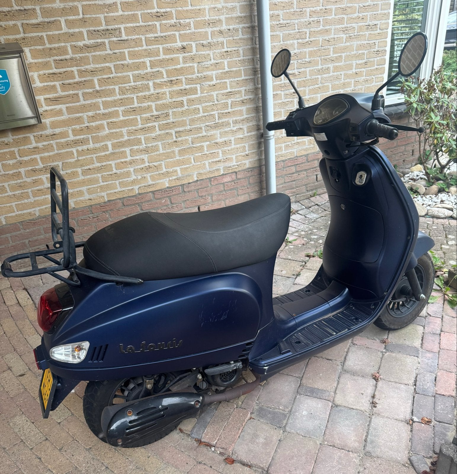 Foto 2 van La Souris Sourine S Scooter