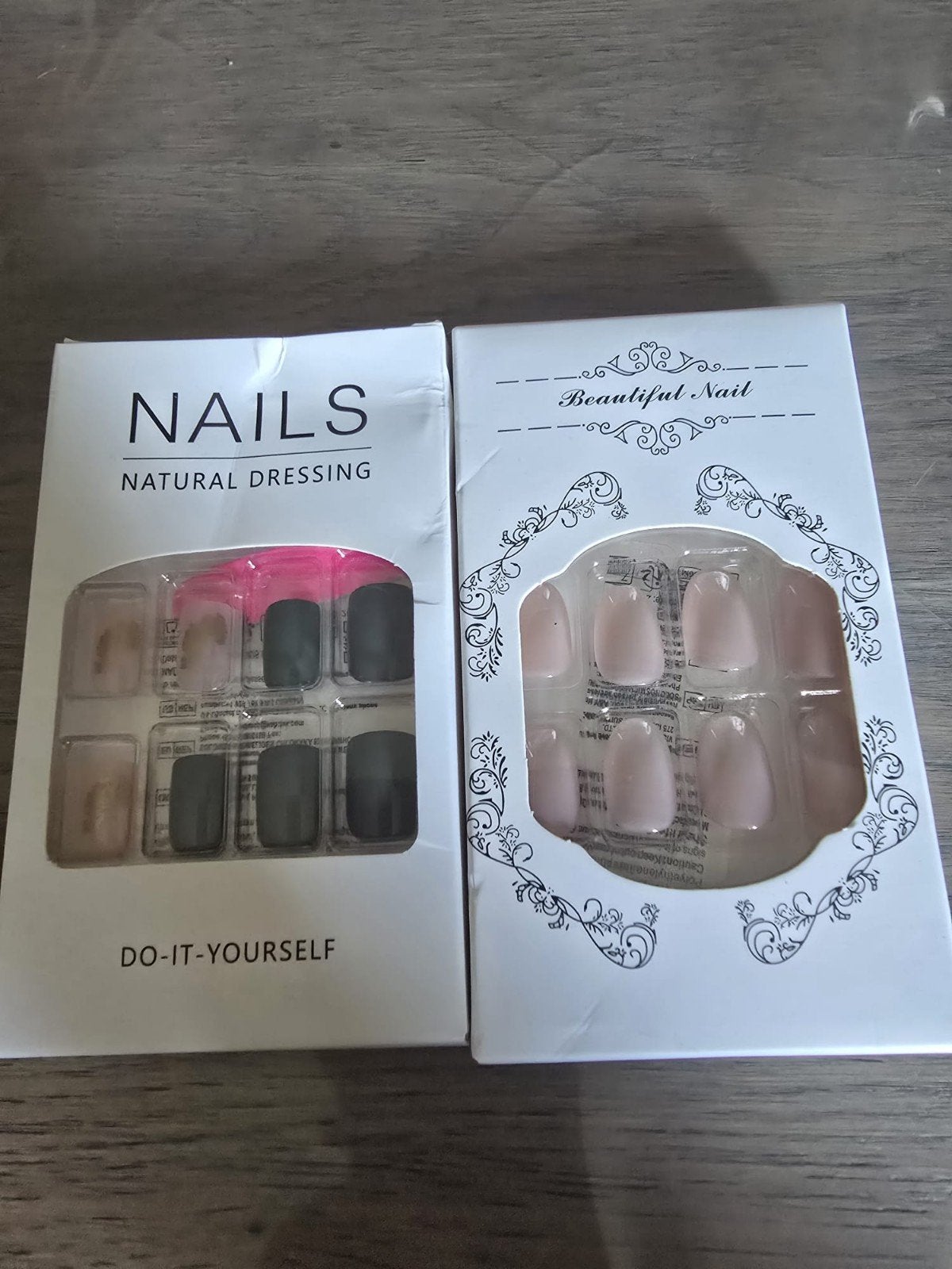Nieuwe kunstnagels - 2 doosjes van Nails, Ophalen of Verzenden, Nieuw, Overige typen