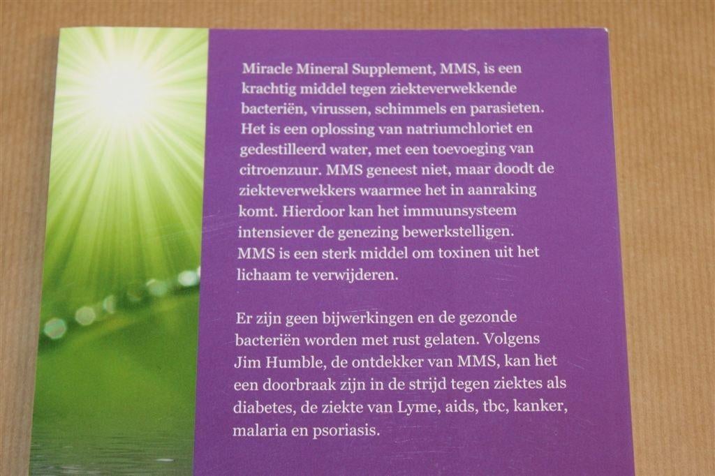 MMS — Minerale Therapie en Werking — Smith, Boeken, Ophalen of Verzenden, Gelezen, Overige onderwerpen, Achtergrond en Informatie
