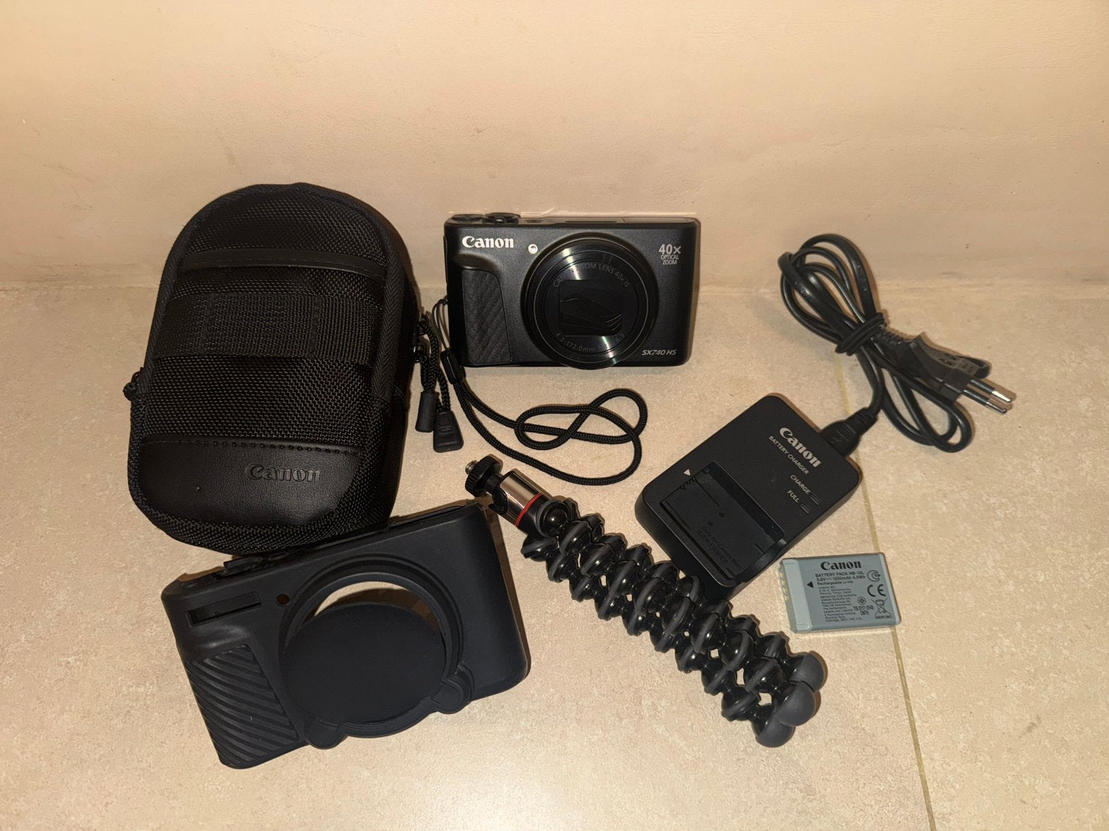 Canon PowerShot SX740 HS + accessoires en 3 jaar garantie, Ophalen, Kantelbaar/draaibaar scherm, Canon, Zo goed als nieuw