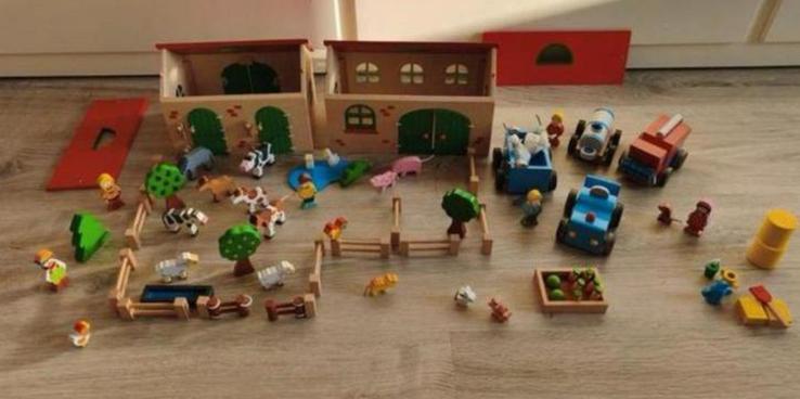 Goki boerderij hout met dieren poppetjes en accessoires, Ophalen of Verzenden, Zo goed als nieuw