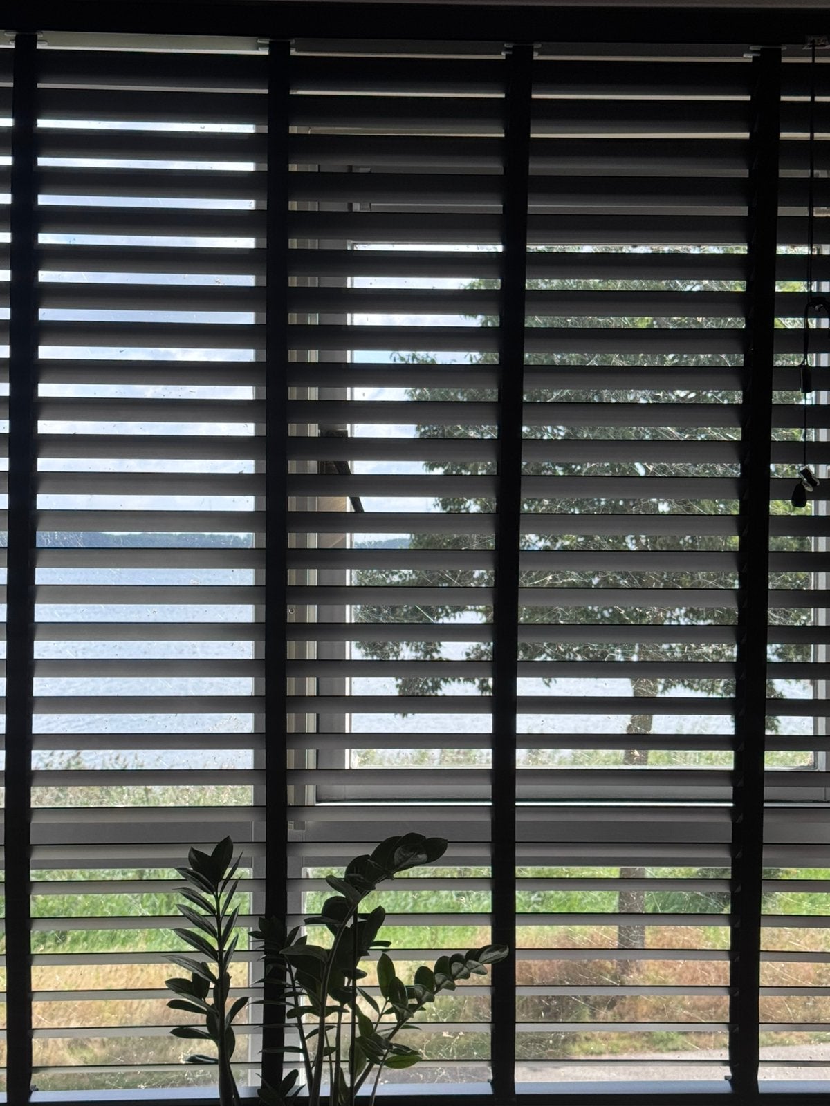 3 zwarte houten jaloezieën – 50 mm, Ophalen, Jaloezie, 160 cm, Zwart