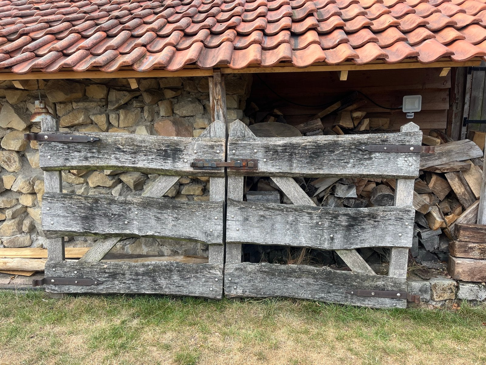 Massief eiken poort 250x130 cm - Rustieke uitstraling, Met poort, Gebruikt, Ophalen of Verzenden, Tuinhek