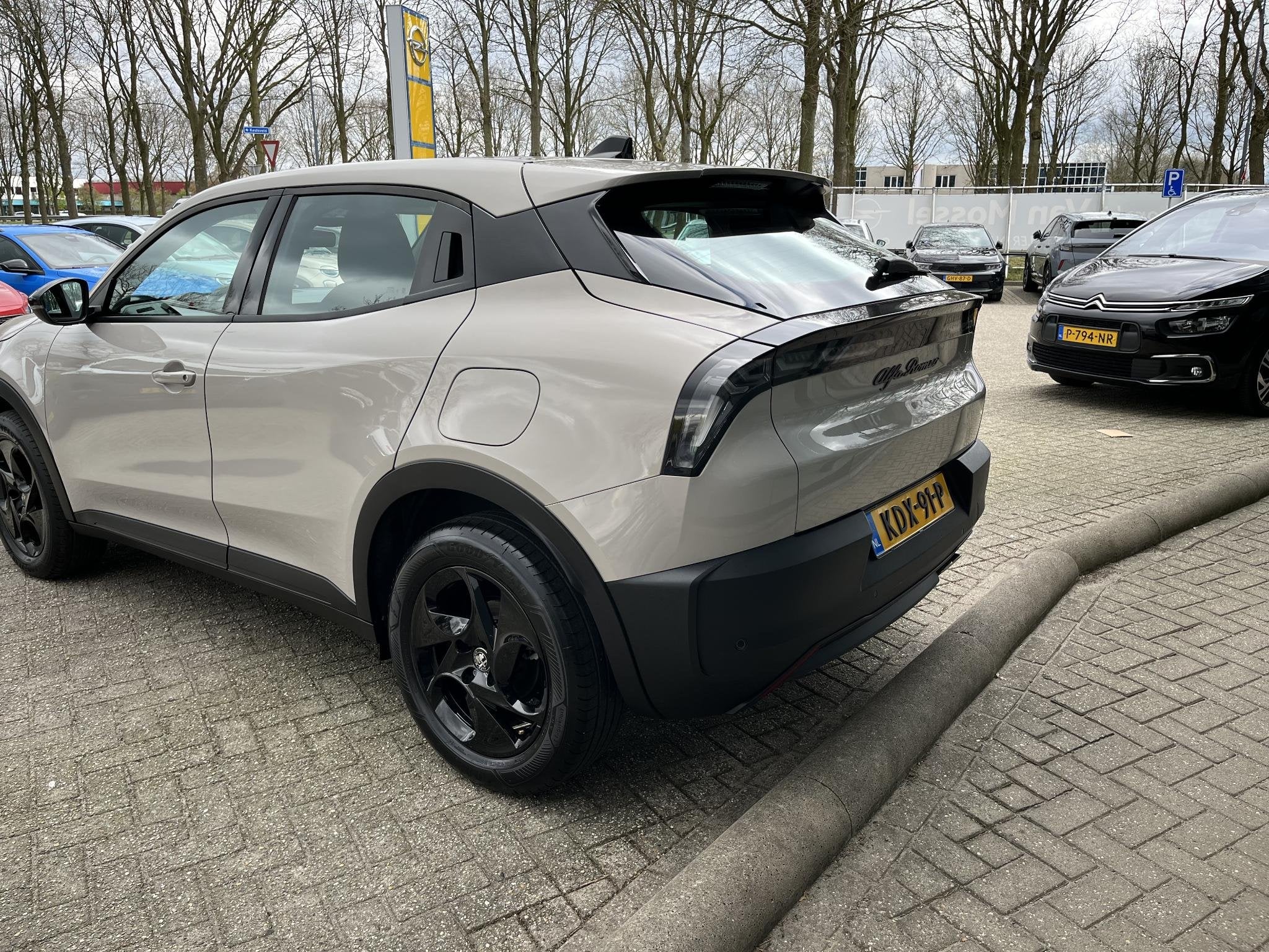 Alfa Romeo Junior 1.2 Turbo Hybrid Ibrida | Carplay | Adapti, Auto's, Stof, Euro 6, 1199 cc, Parkeersensor
