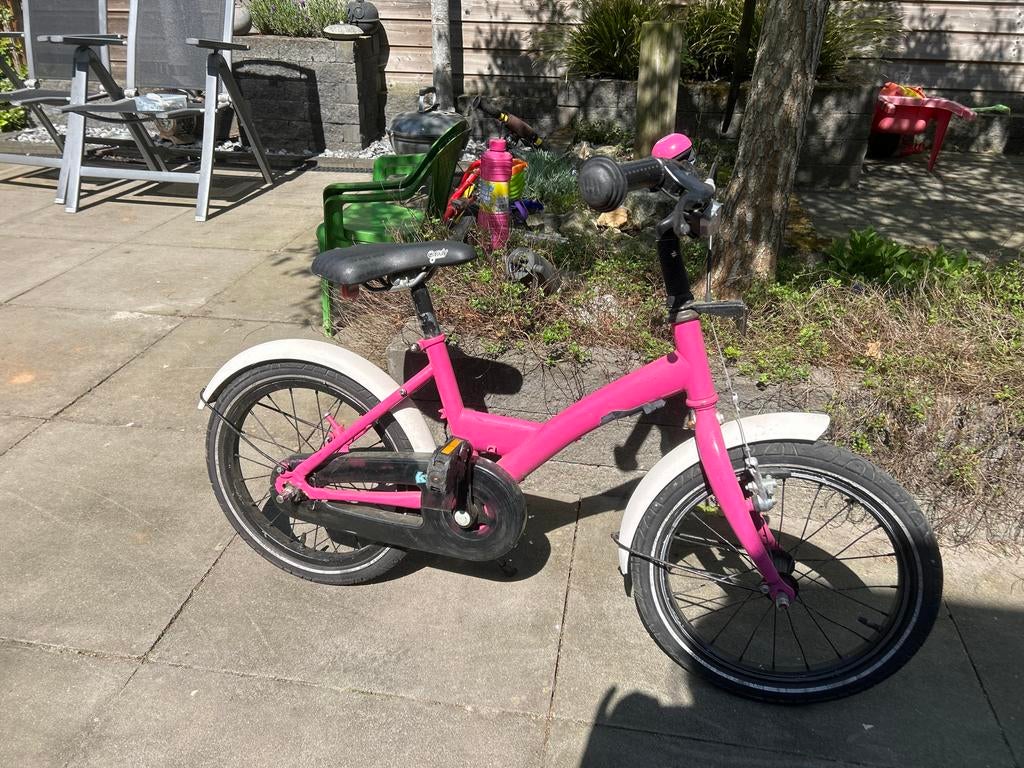 Roze kinderfiets 16 inch - Ideaal voor jonge fietsers, Fietsen en Brommers, Fietsen | Kinderfietsjes, Ophalen, Gebruikt, Terugtraprem