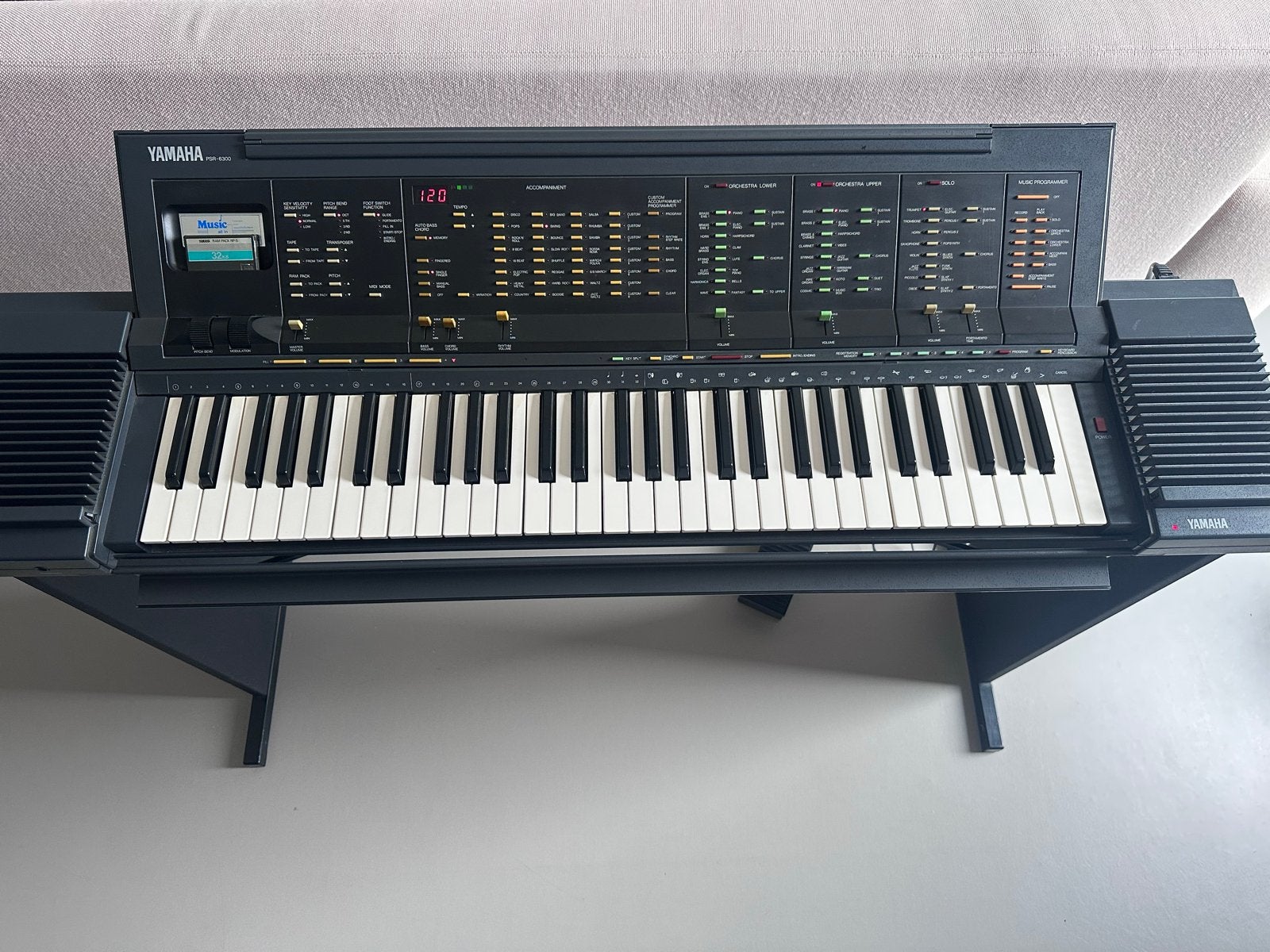 Yamaha PSR 6300 Keyboard met standaard en geheugencartridge, Muziek en Instrumenten, Ophalen, Yamaha, Midi-aansluiting, 61 toetsen