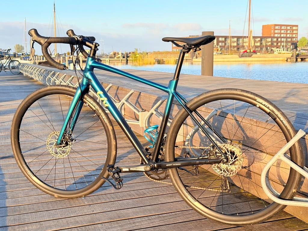 Liv Avail AR 4 2024 Sea Sparkle M, 28 inch, Zo goed als nieuw, 15 tot 20 versnellingen, Schijfrem