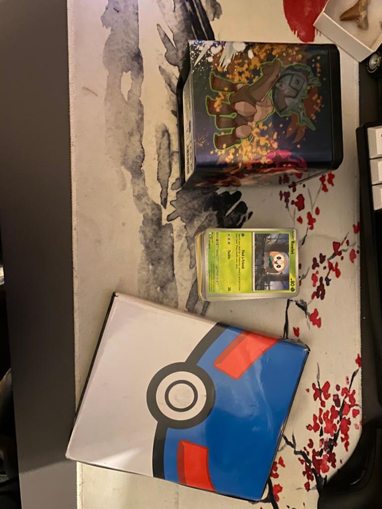 Pokemon kaarten bulk 132 + lege tin + leeg boekje., Ophalen of Verzenden, Zo goed als nieuw, 3DS
