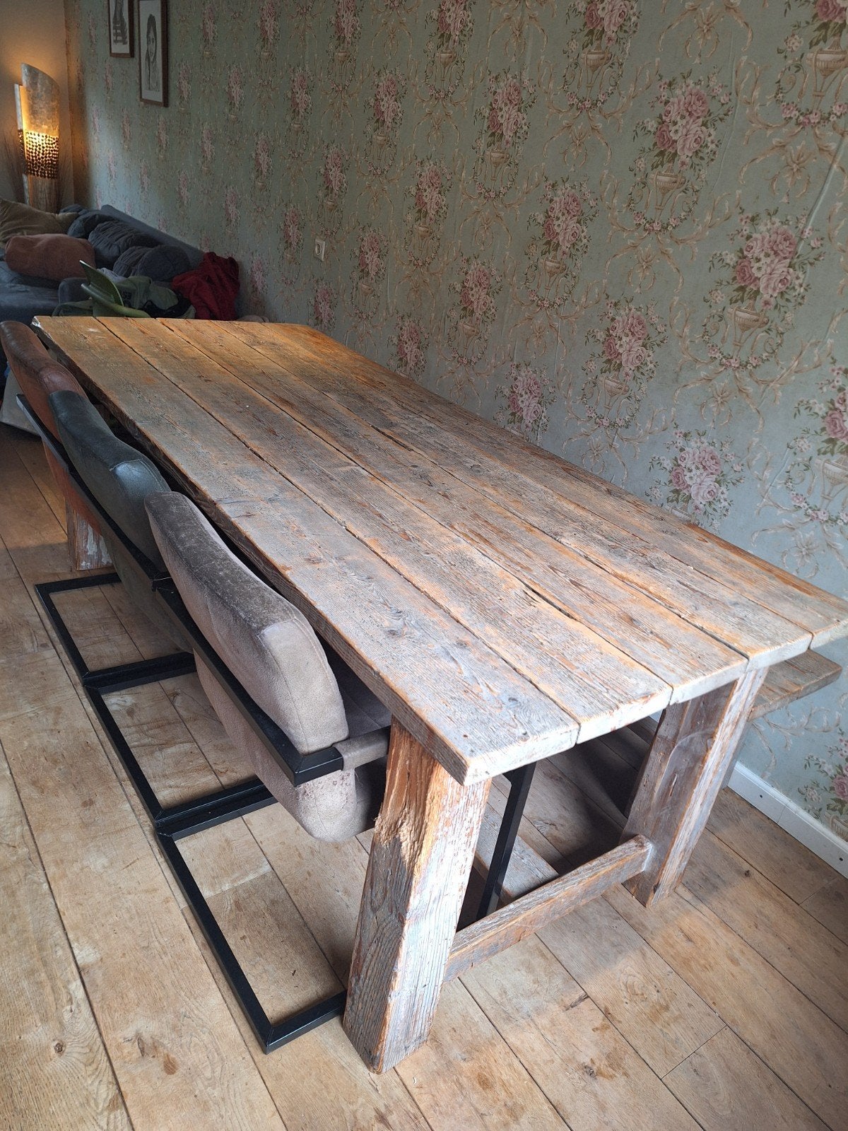 Robuuste houten eettafel met bankje, Overige houtsoorten, Gebruikt, Landelijk, Industrieel, Rustiek, 200 cm of meer
