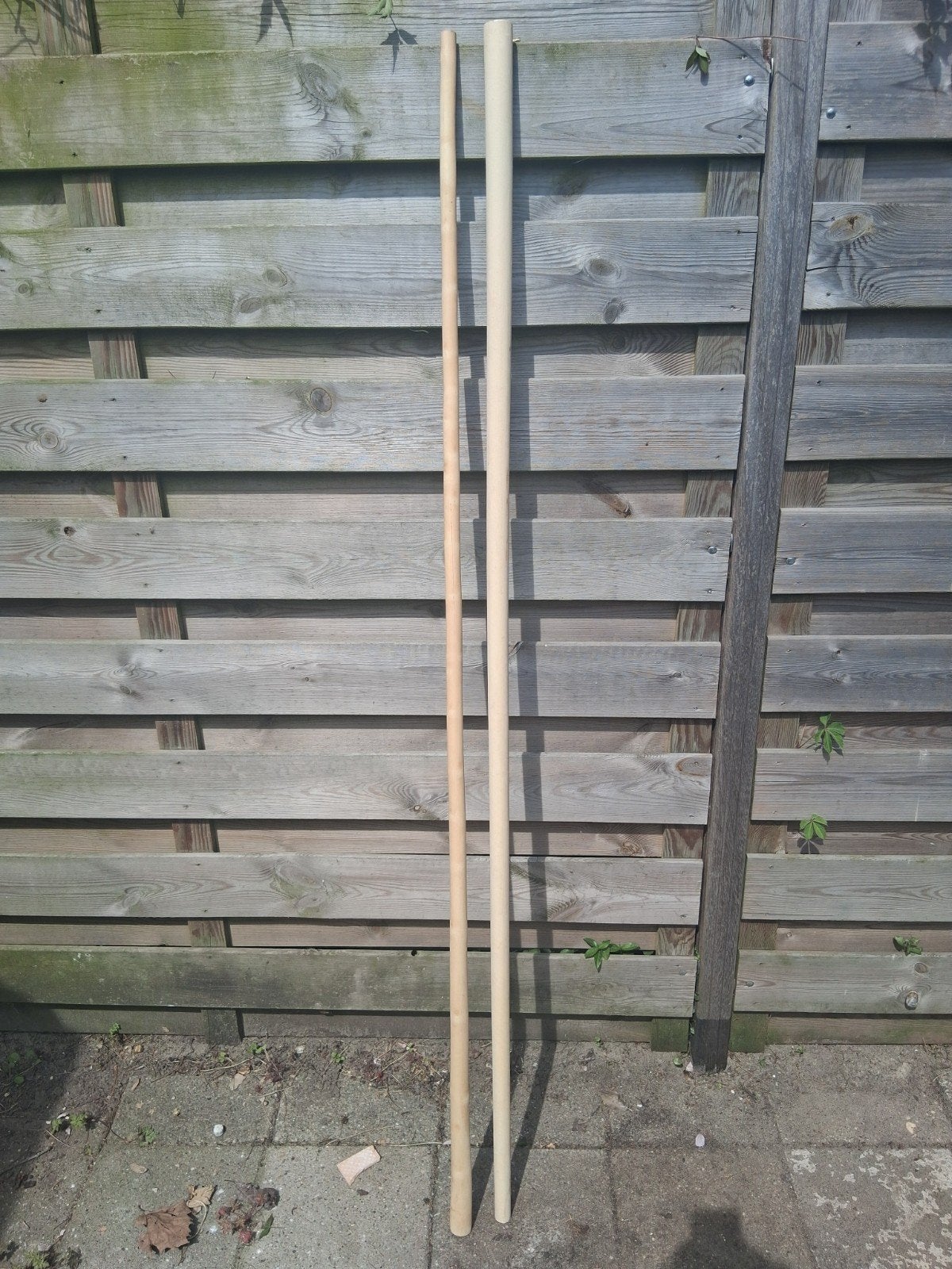 2 Wushu Bo Gun Staven, Ophalen of Verzenden, Gebruikt, Overige, Vechtsportmateriaal