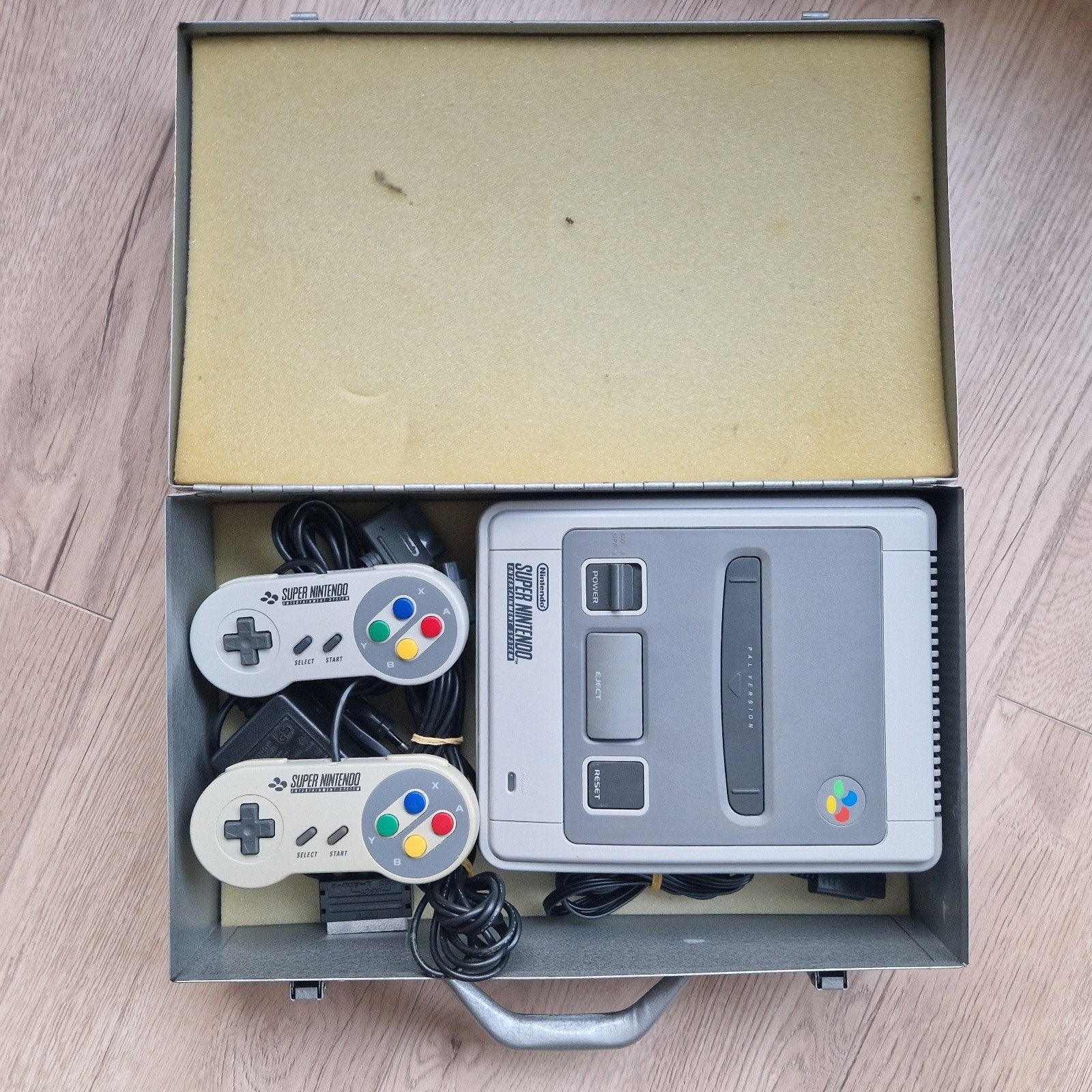 Super Nintendo NES met originele bewaar/reis koffer!, Gebruikt, Overige genres, 2 spelers, Ophalen of Verzenden