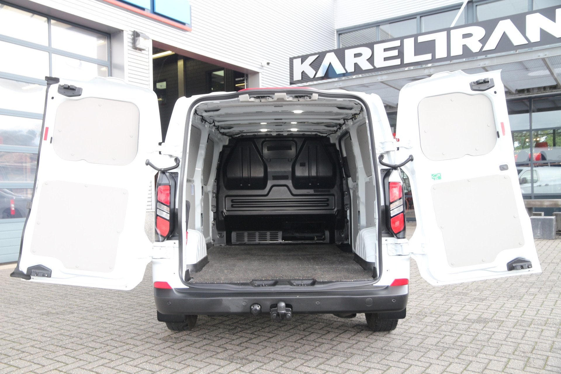 Ford Transit Custom 2.0 TDCI 136 | Aut. | KAR-edition | L2H1, Voorwielaandrijving, 1849 kg, Gebruikt, Euro 6