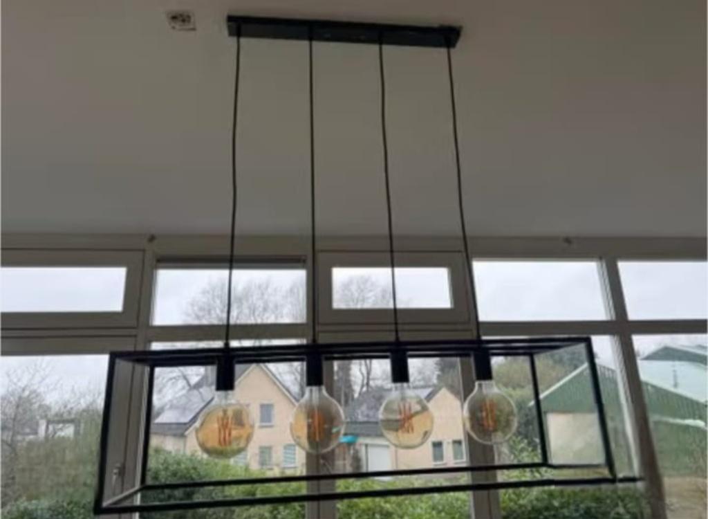 Moderne woonkamer/ eetkamer lamp inclusief lampen, Huis en Inrichting, Lampen | Hanglampen, Ophalen of Verzenden, Zo goed als nieuw