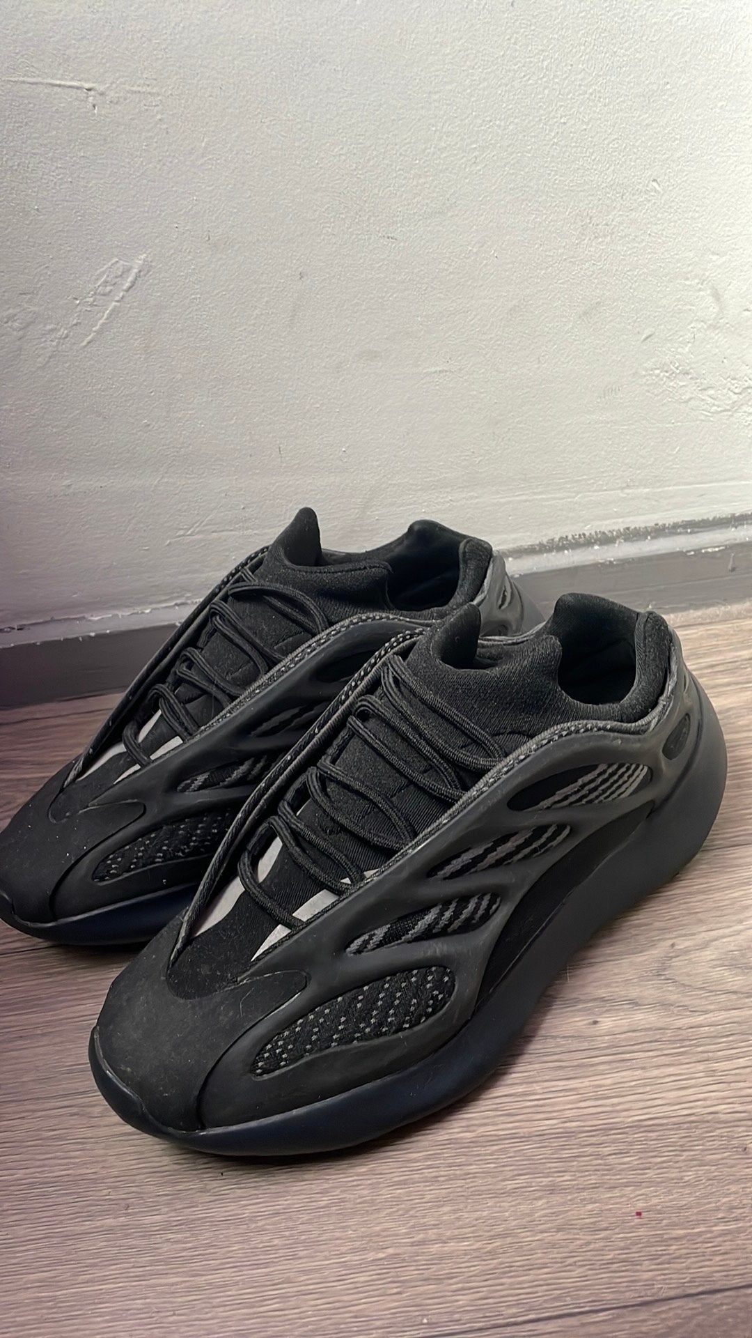 Yeezy 700, Ophalen of Verzenden, Gedragen