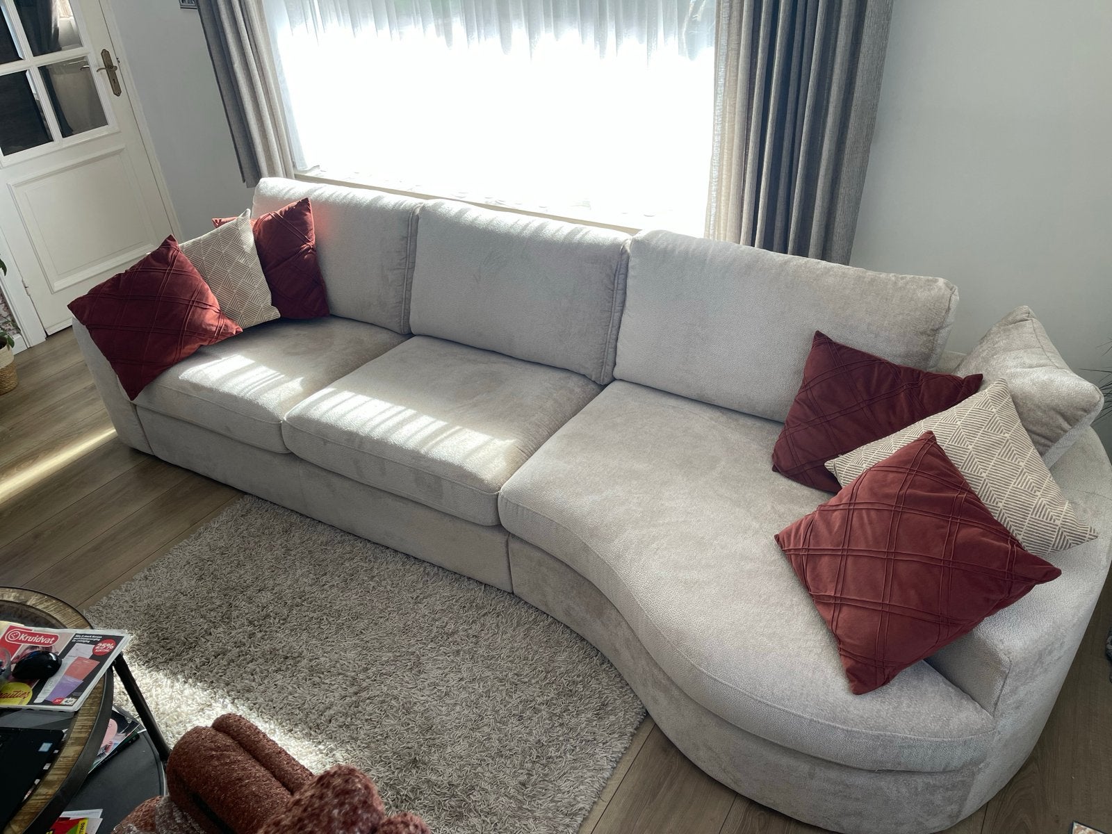 Nieuw bankstel: Beige fluffy hoekbank, past in elk interieur, 100 tot 125 cm, Hoekbank, Ophalen of Verzenden, Stof