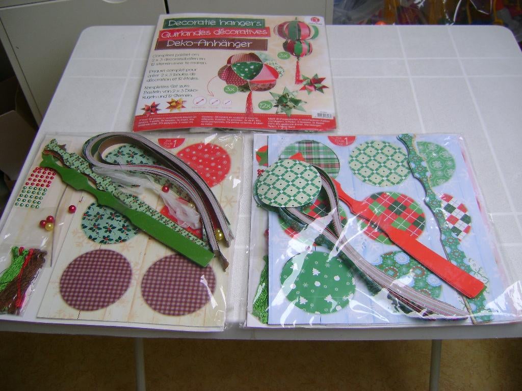nieuw in verpakking deco hangers 9 kerstballen en 36sterren, Ophalen of Verzenden, Nieuw