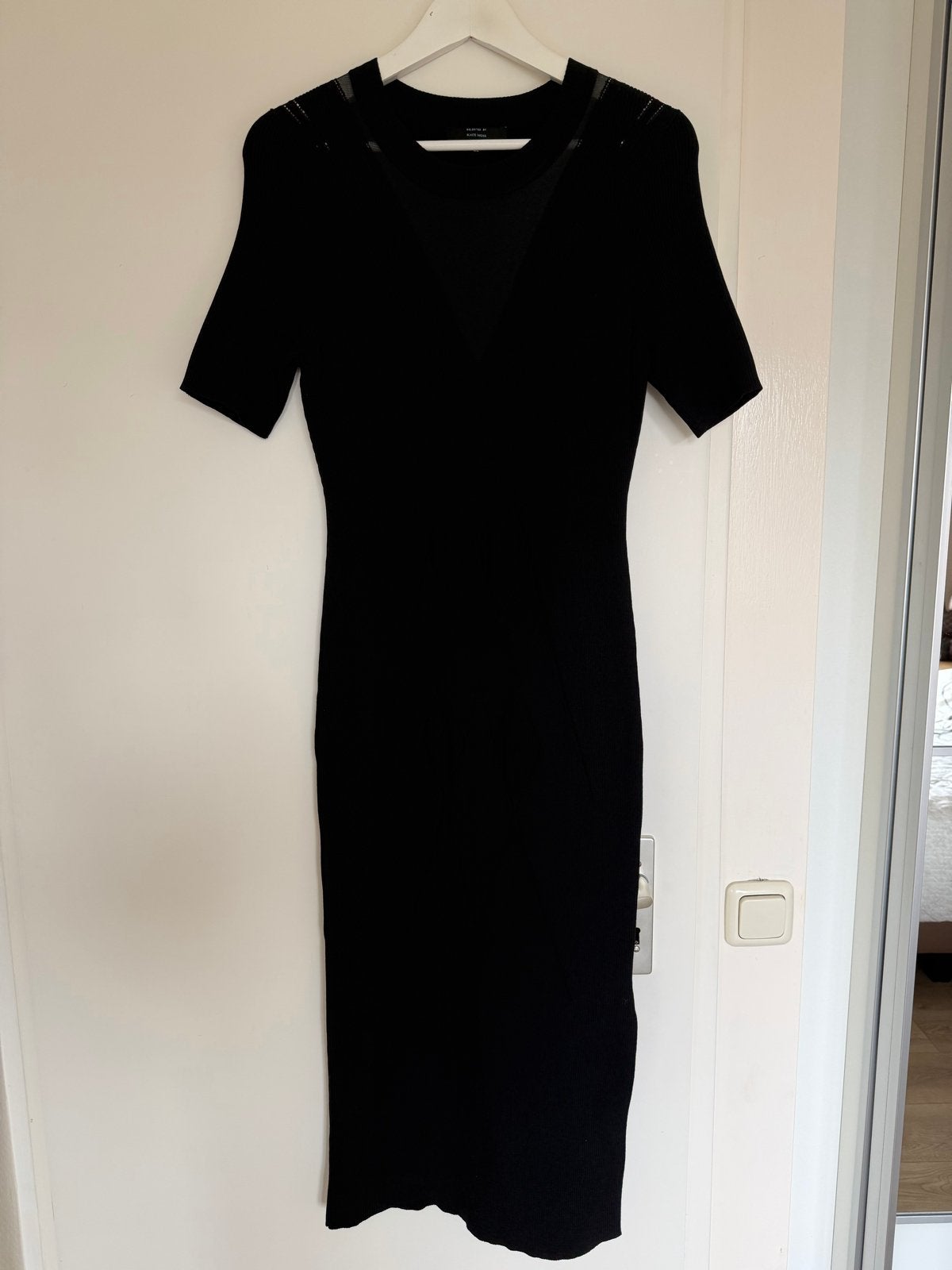 Nikkie Selected by Kate Moss Zwarte Ribgebreide Jurk, Zwart, Maat 42/44 (L), Ophalen of Verzenden, Zo goed als nieuw