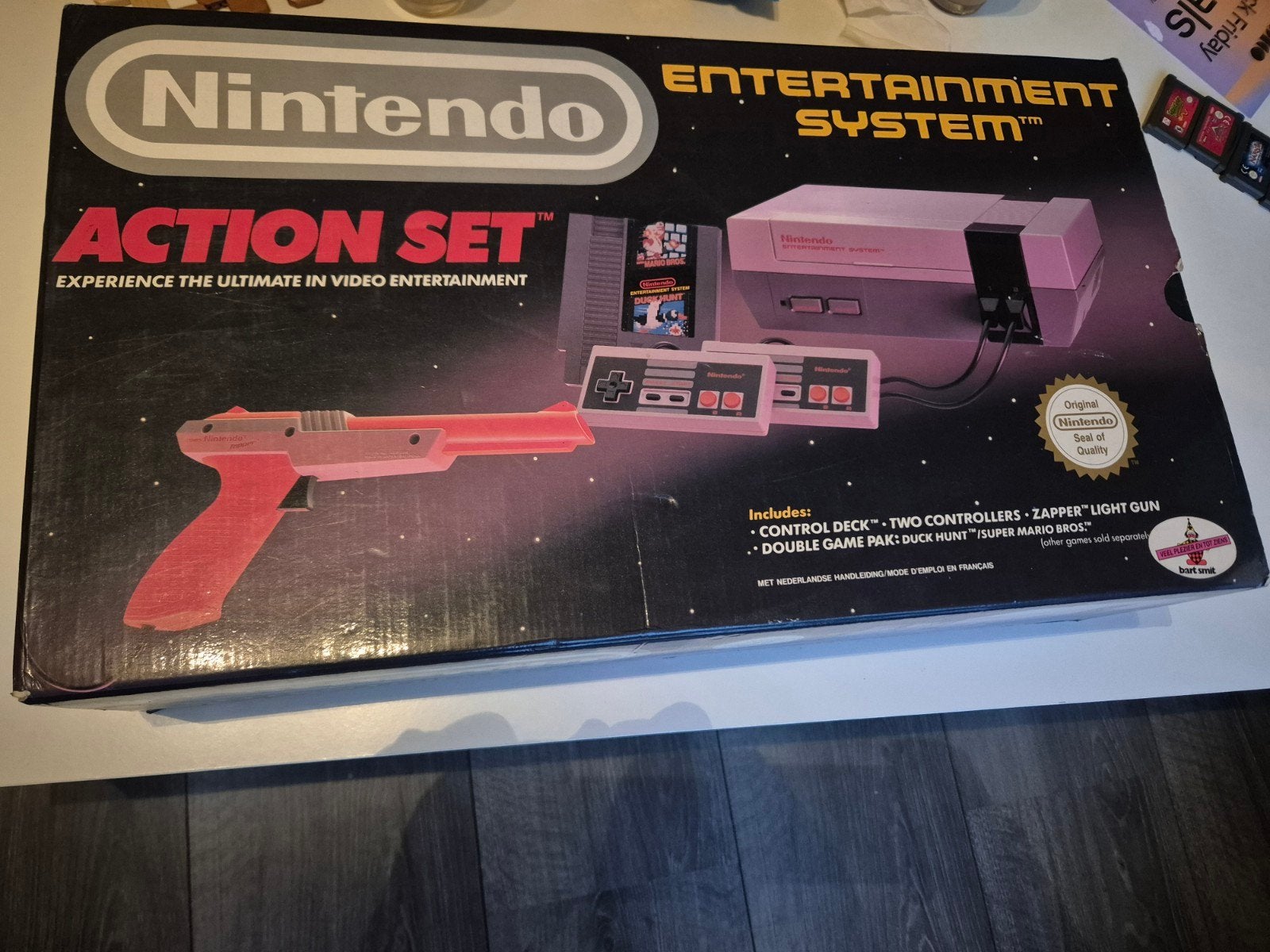 Nintendo Entertainment System (NES) Action Set., Ophalen, Gebruikt, Met 2 controllers, Met zapper/pistool