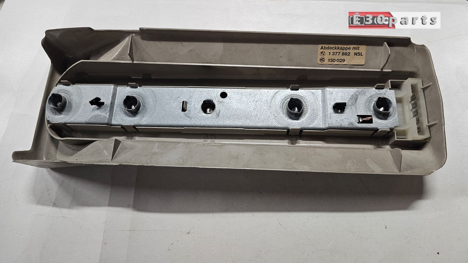 Achterlicht kap fitting BMW 3 serie E30 type 1 1377882 13002, Auto-onderdelen, Verlichting, Gebruikt, -, Ophalen of Verzenden