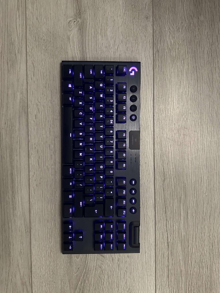 G915 TKL Clicky in perfecte staat, Computers en Software, Toetsenborden, Logitech G, Ophalen of Verzenden, Zo goed als nieuw, Draadloos