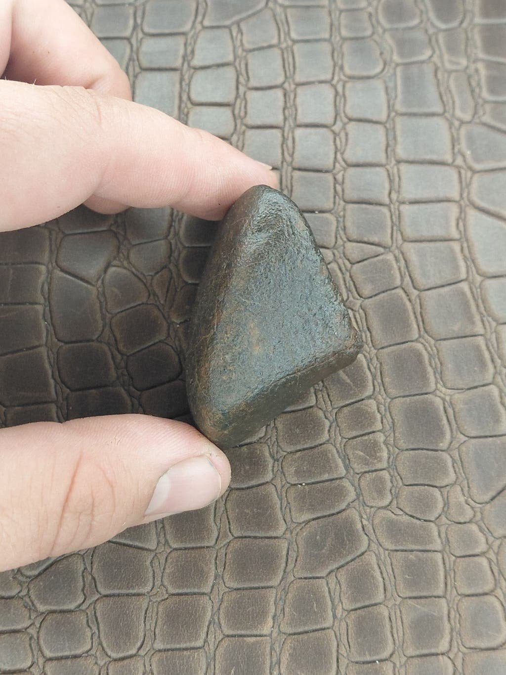Prachtig stukje steen Meteoriet met smeltkorst 75gr, Verzenden