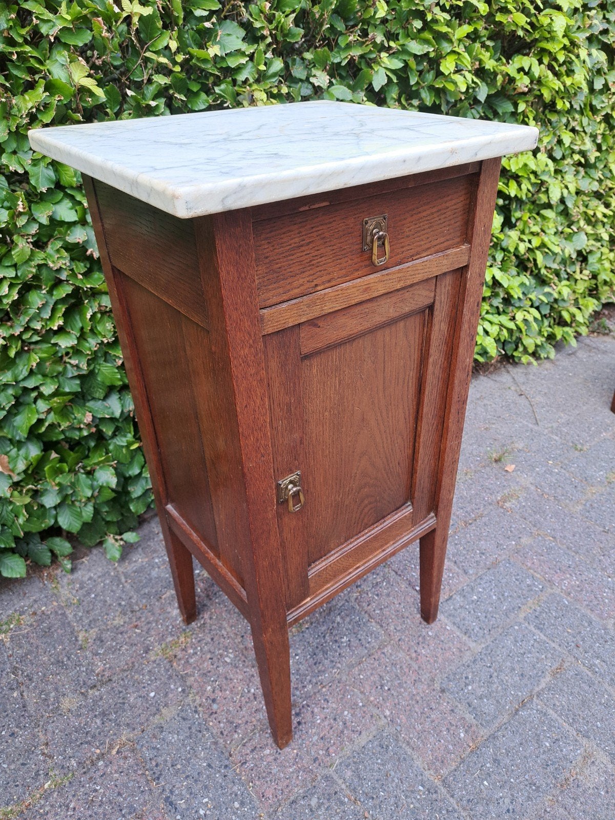 Antiek nachtkastje met marmeren blad, Ophalen