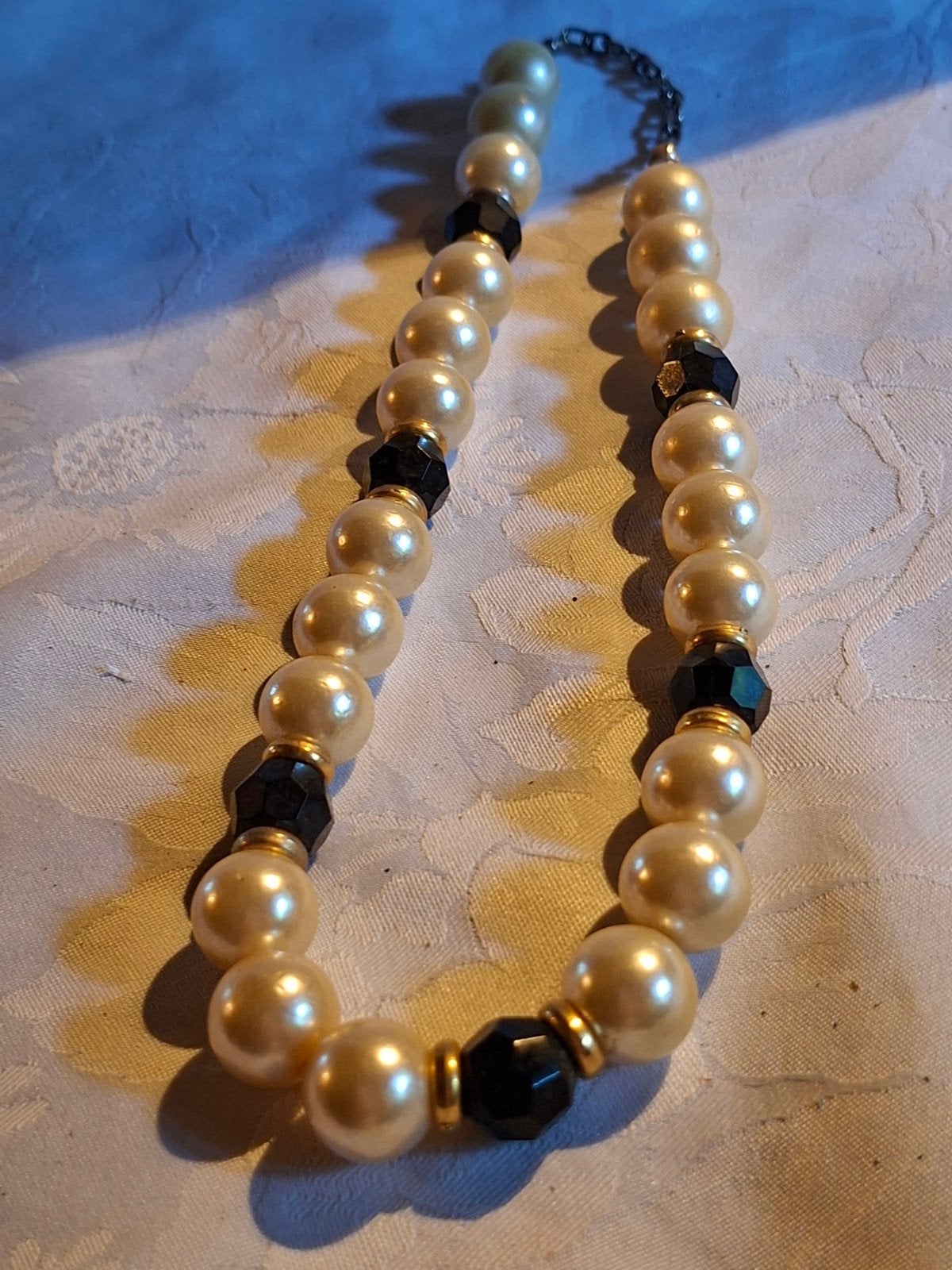 vintage parelketting wit en blaauw, Verzenden, Wit, Overige materialen