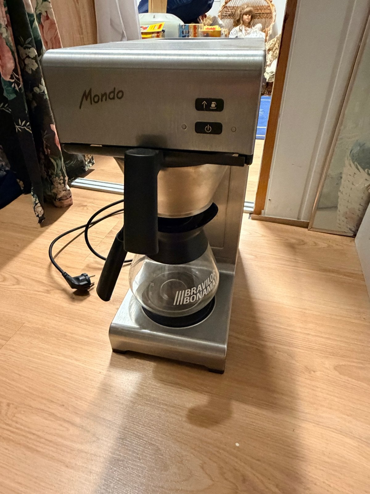 Bravilor Bonamat Mondo MND2-031 Snelfilter Koffiezetapparaat, Witgoed en Apparatuur, Koffiezetapparaten, Ophalen, Gebruikt, 10 kopjes of meer