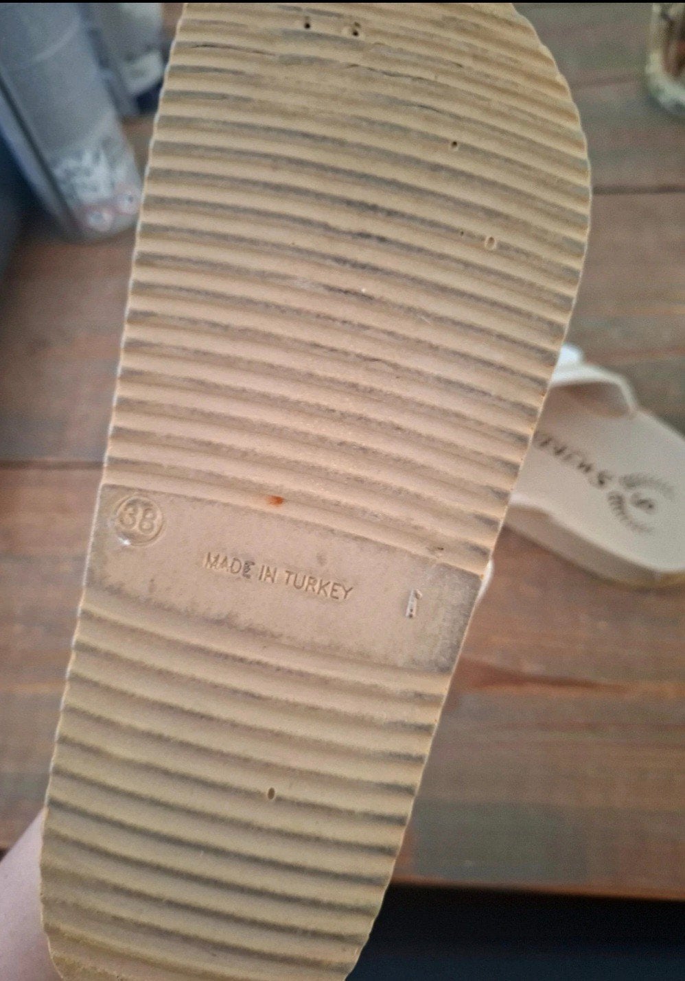 Comfortabele slippers, maat 38, Made in Turkey, Wit, Ophalen of Verzenden, Gedragen, Slippers