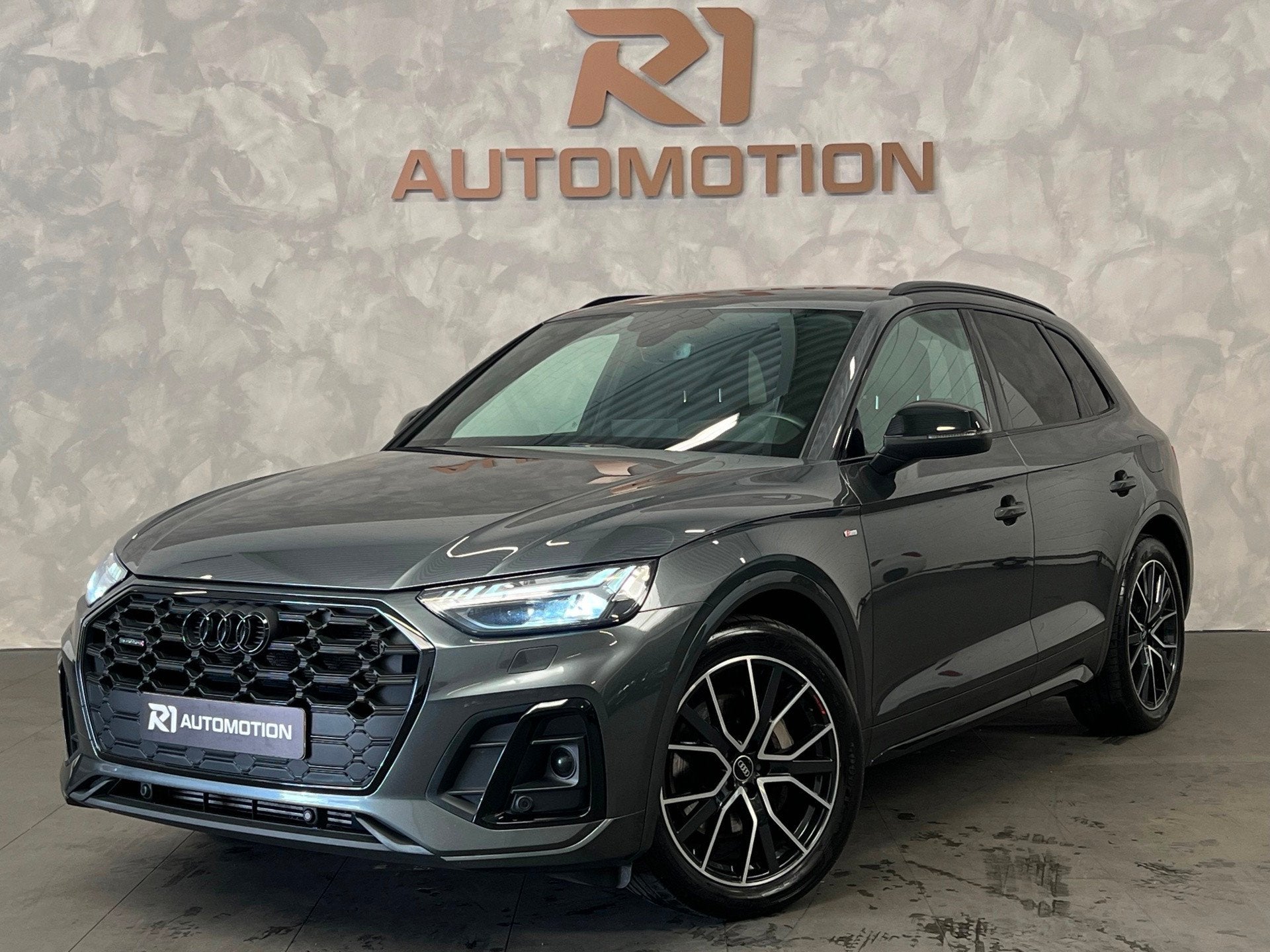 Audi Q5 50 TFSI e 3x S Line LUCHTVERING|RS SEATS|MASSAGE|B&O, Auto's, Automaat, Gebruikt, 4 cilinders, Bedrijf