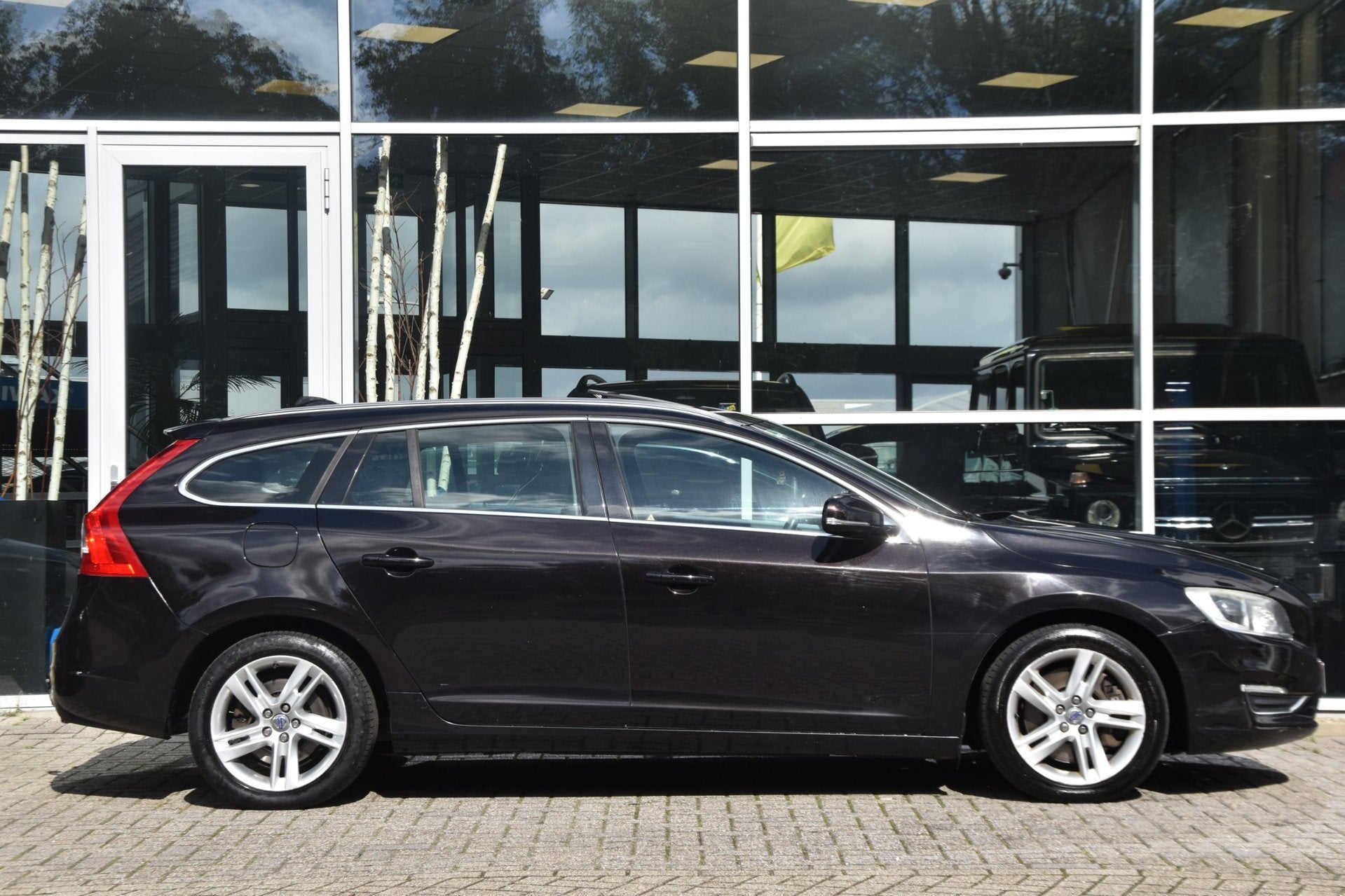 Volvo V60 2.4 D6 AWD 215PK | Plug-In | Summum | Leder | Dak, Auto's, Automaat, Zwart, Zwart, Vierwielaandrijving