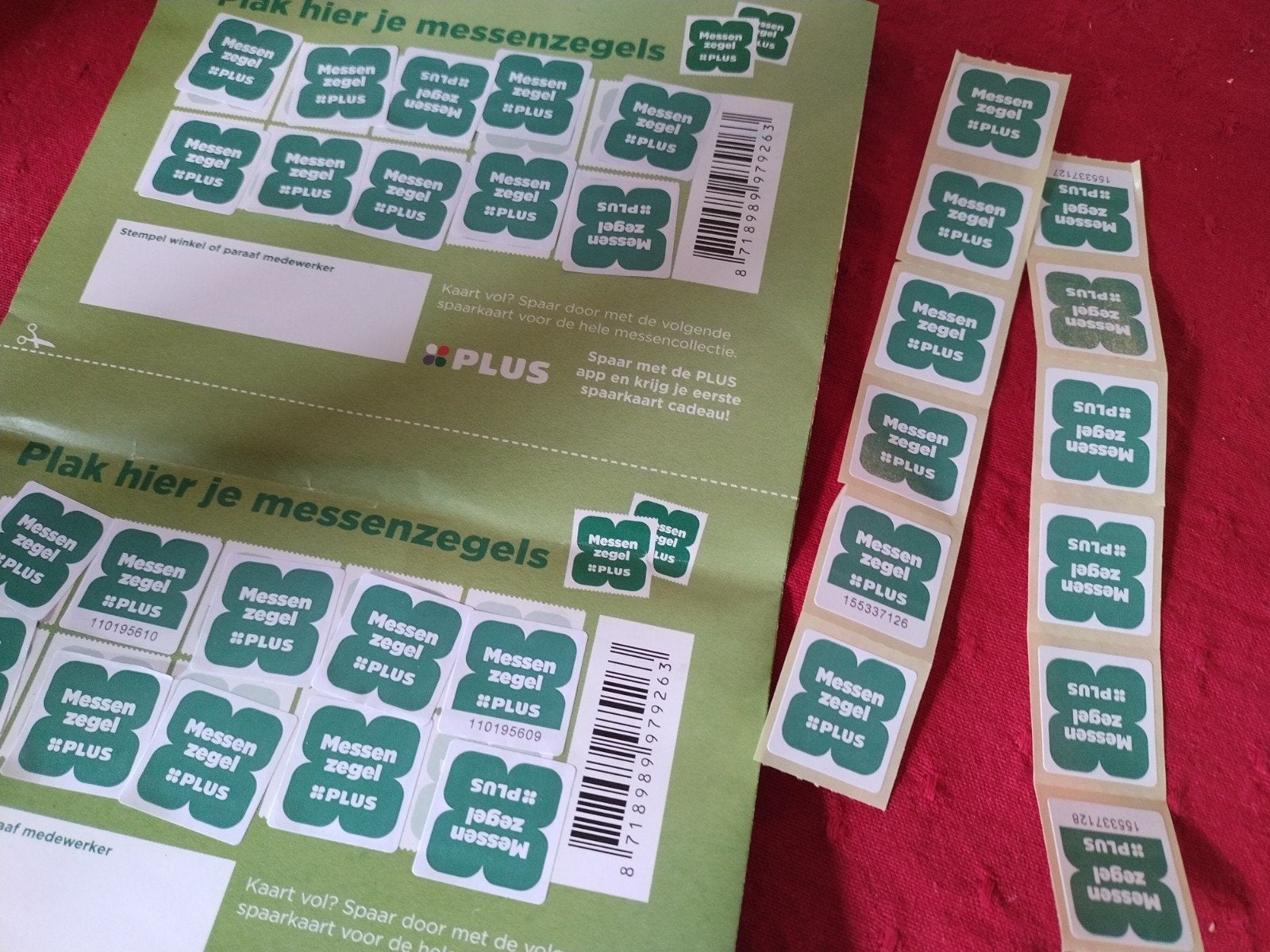 Spaarzegel van plus messen en snijplank en messen blok, Ophalen