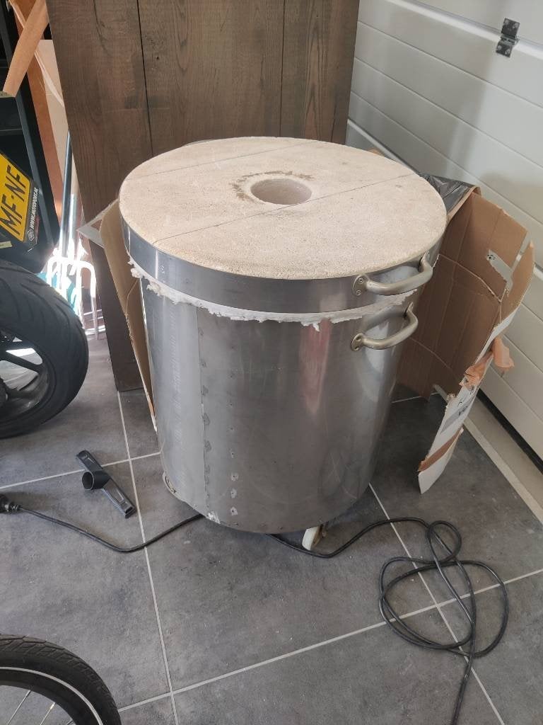 Raku oven op wieltjes - inhoud ca. 57 Liter, Ophalen, Zo goed als nieuw