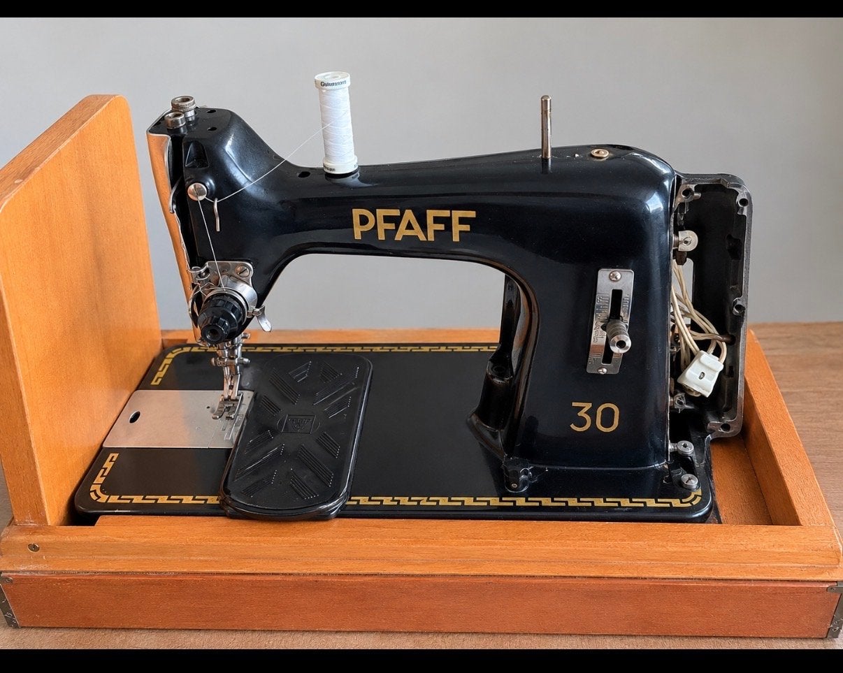 Vintage Pfaff 30 Naaimachine in Stoffen Koffer, Ophalen of Verzenden, Gebruikt, Naaimachine, Pfaff