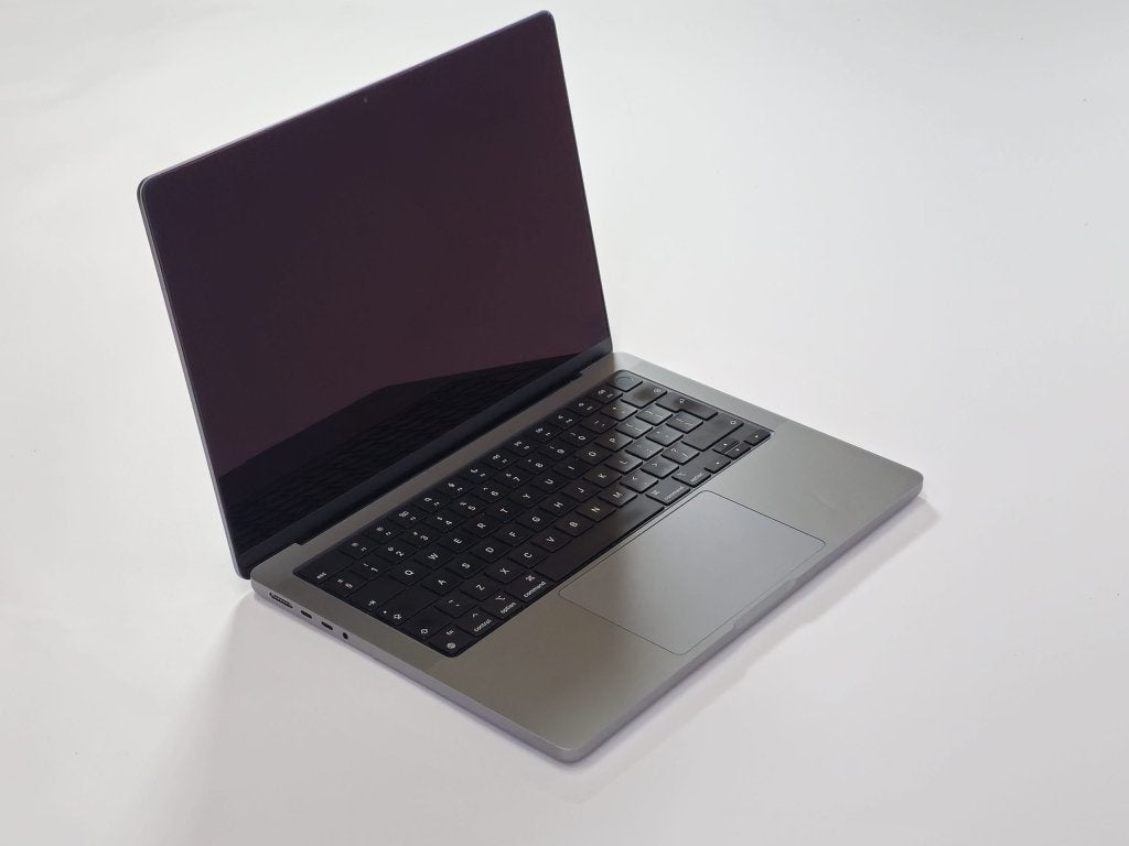 Apple Macbook Pro 2021 - M1 Pro - 14 inch - 92% | 2dehands, Apple Distribution International, Contactus.ie@euro.apple.com, Hollyhill Industrial Estate 23, YK84 Cor, Ierland