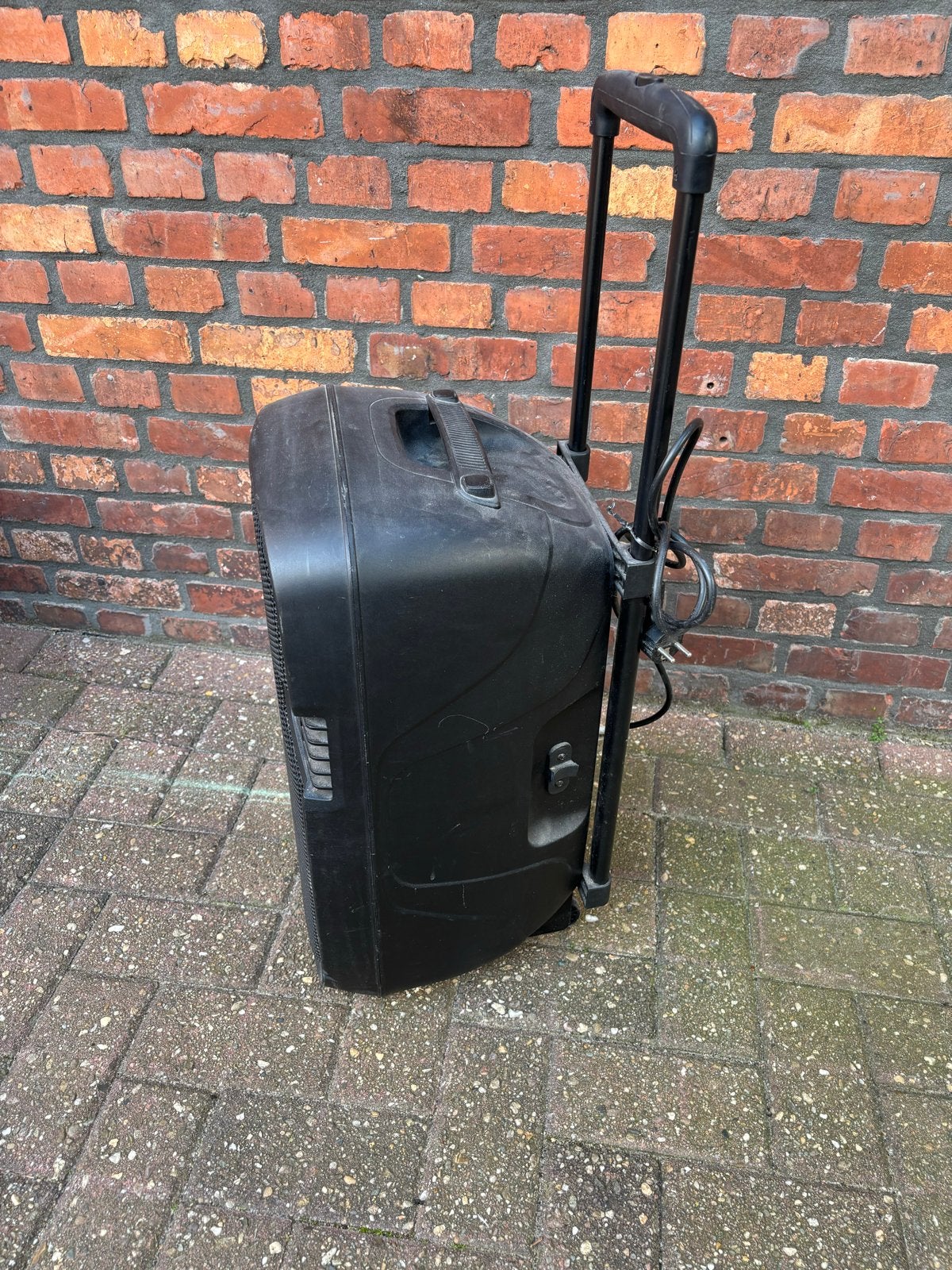Devine Nordo 12A MKII Geluidsbox met FM Radio en Microfoons, Gebruikt, Inclusief kabels, Party speaker, Ophalen