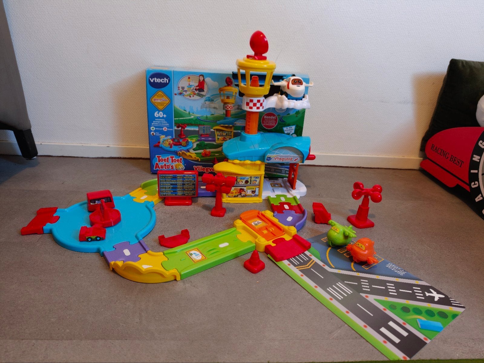 VTech Toet Toet Vliegveld inclusief doos, Ophalen of Verzenden, Nieuw, 2 tot 4 jaar