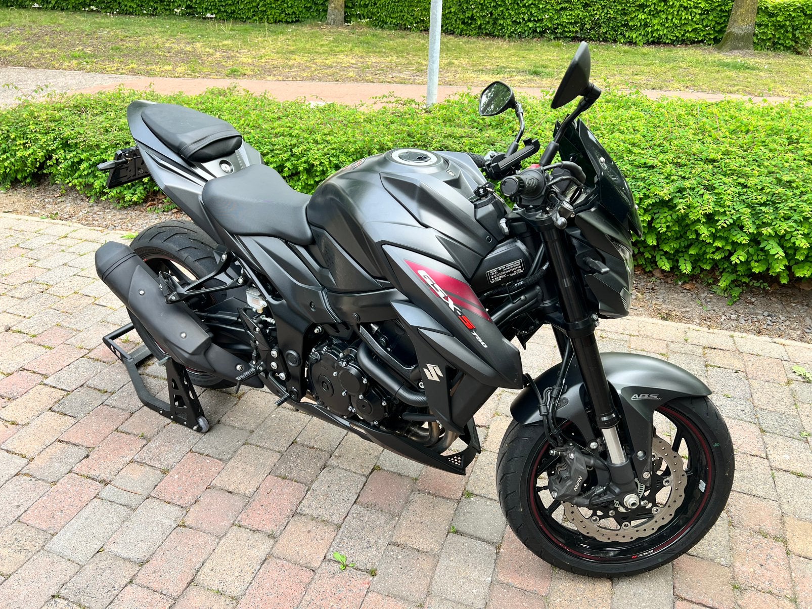 Suzuki GSX-S 750 lage km stand