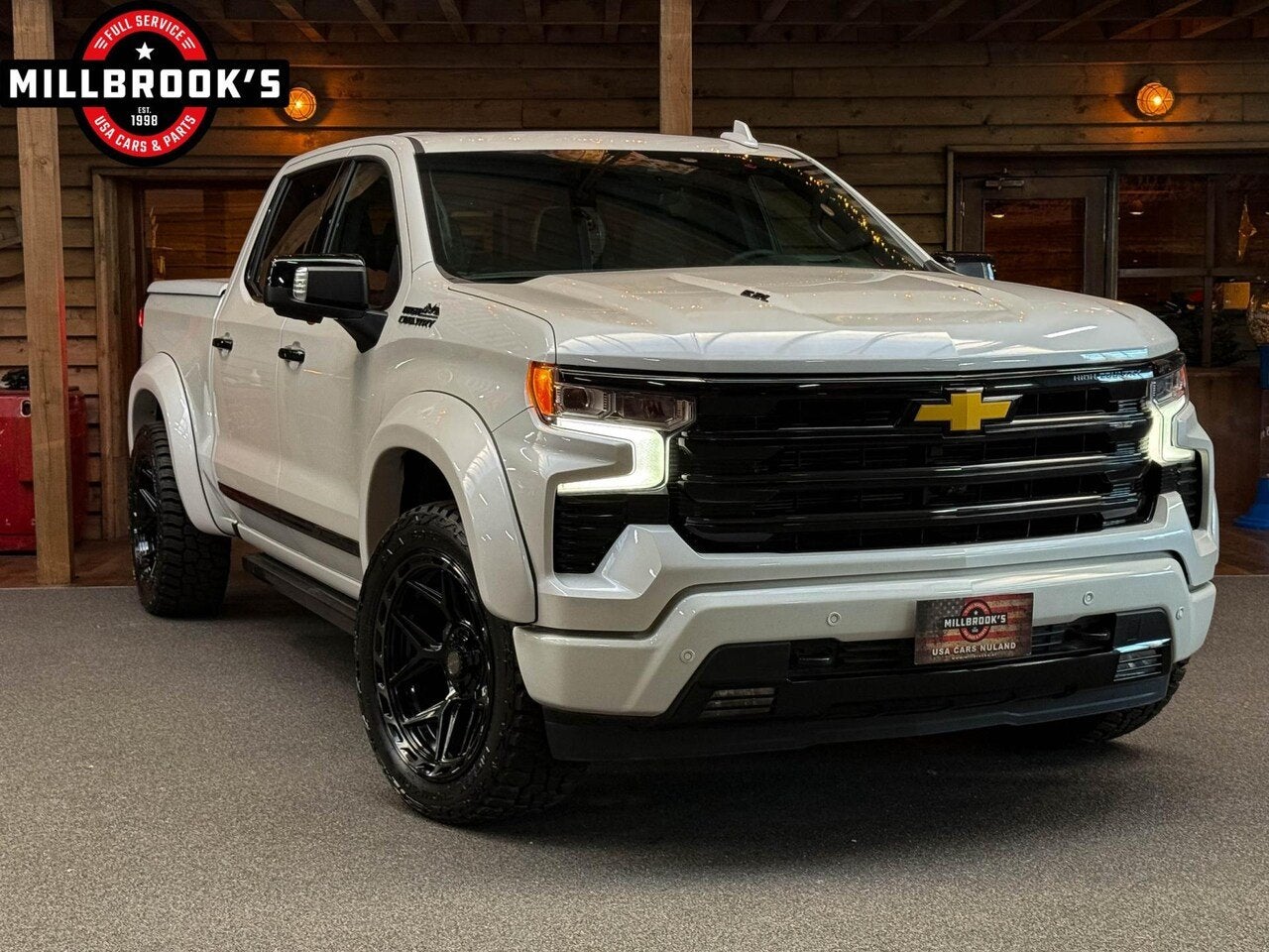 Chevrolet SILVERADO TRAILBOSS 6.2 V8 420 PK uit voorraad lev, Auto's, Automaat, 8 cilinders, 4 stoelen, Zwart