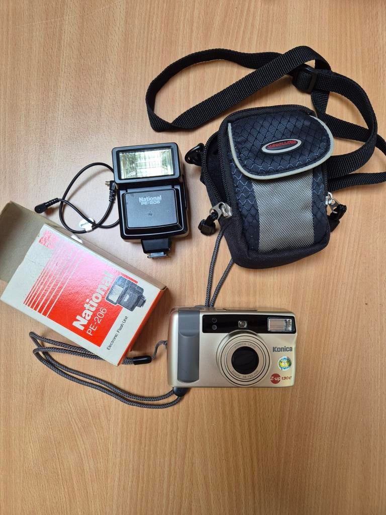 Compact cameraatje analoog Konica en flitser., Ophalen of Verzenden, Compact, Konica