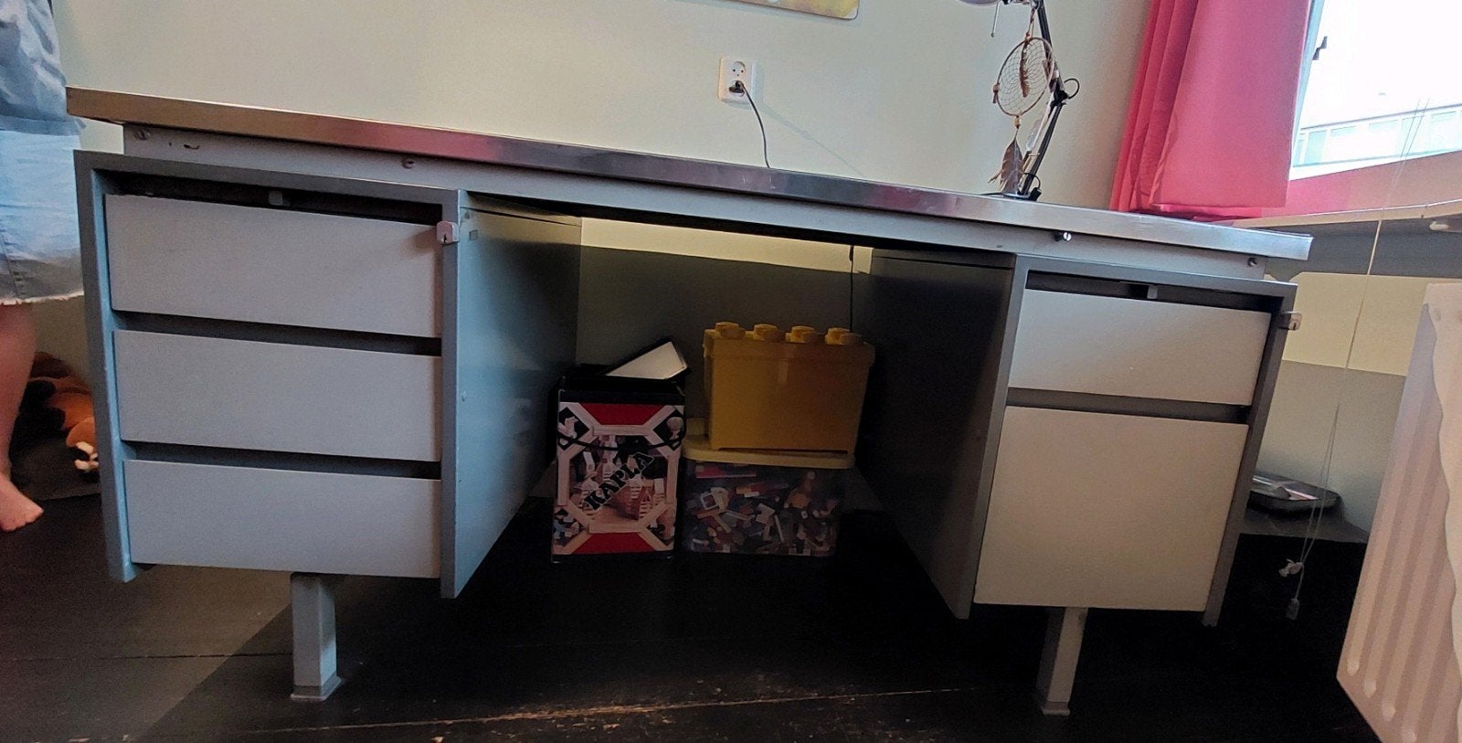 Groot industrieel mid century bureau met ladeblokken, Ophalen, Overige typen, Gebruikt, 150 cm