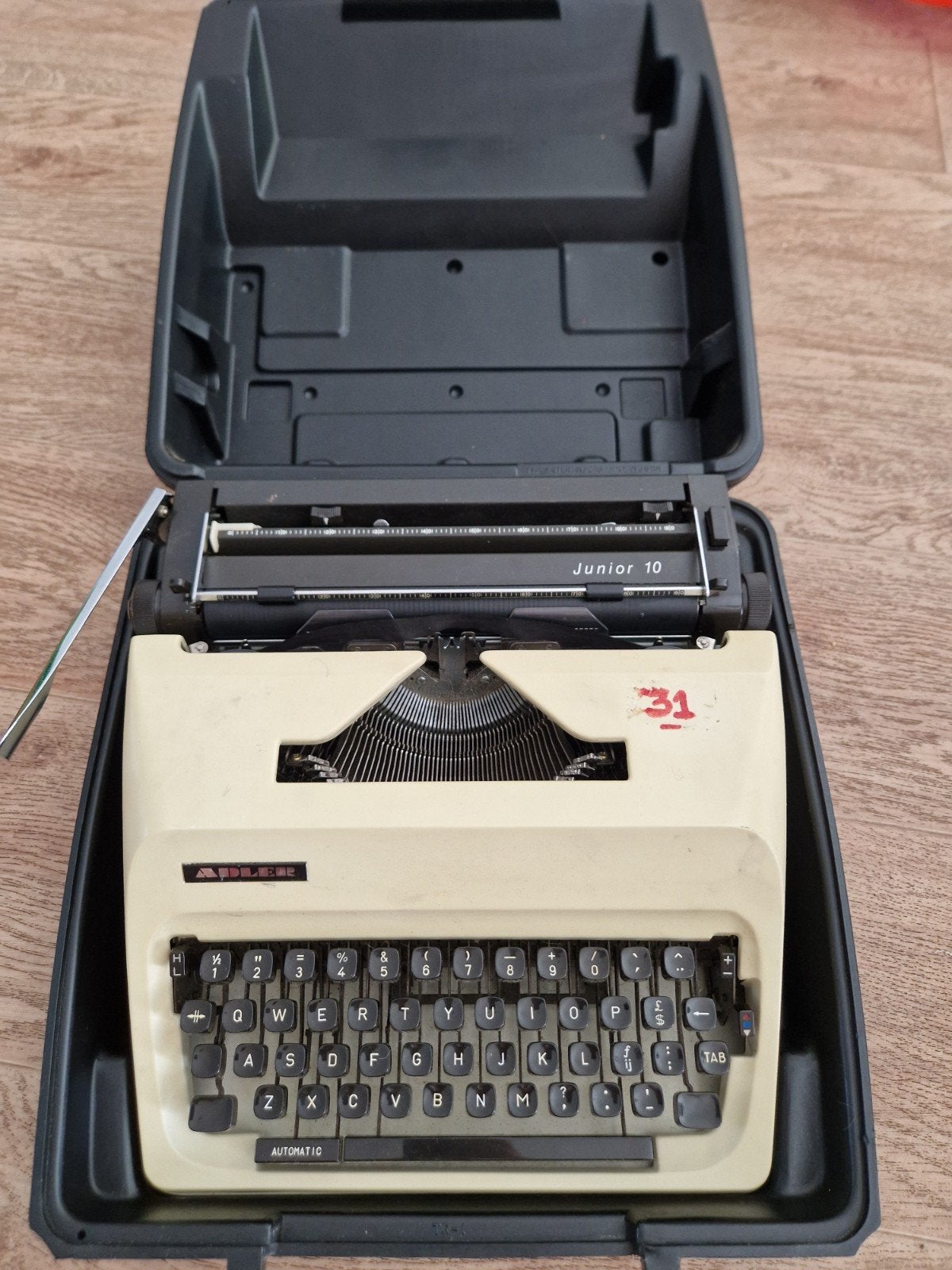Typemachine Adler Junior 10 inclusief opbergkoffer, Ophalen, Gebruikt