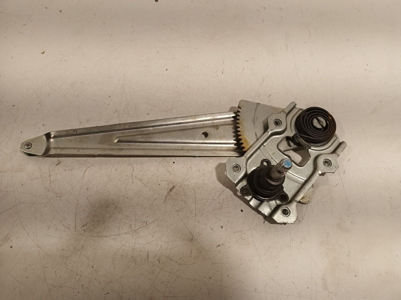 Raammechaniek links achter Suzuki Splash, Onderdelen@venauto.nl, Van der Ven Autorecycling B.V., Gebruikt, Ettenseweg 76, 4706 PB Roosendaal, The Netherlands