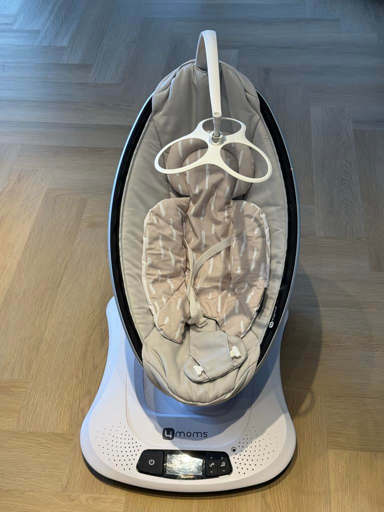 4moms elektrische babyswing - Bluetooth - Met extra matrasje, Kinderen en Baby's, Babywiegjes en Ledikanten, Ophalen, Zo goed als nieuw