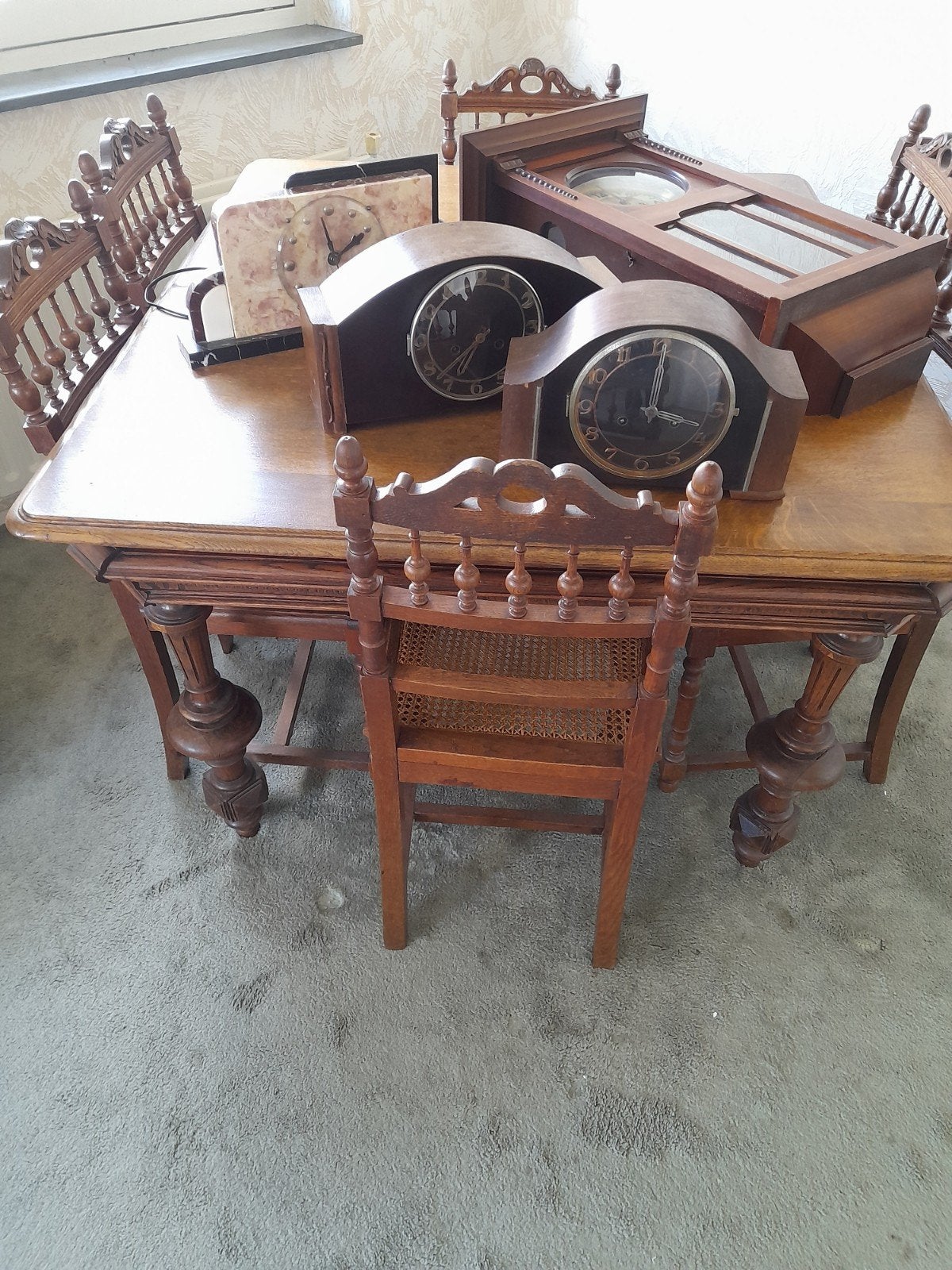 eethoek met vier stoelen, Ophalen