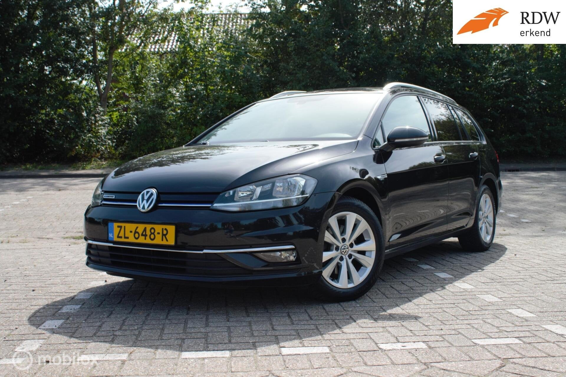 Volkswagen Golf 1.5 TSI Highline Style BlueMotion DSG!, 4 cilinders, Alcantara, Zwart, Origineel Nederlands