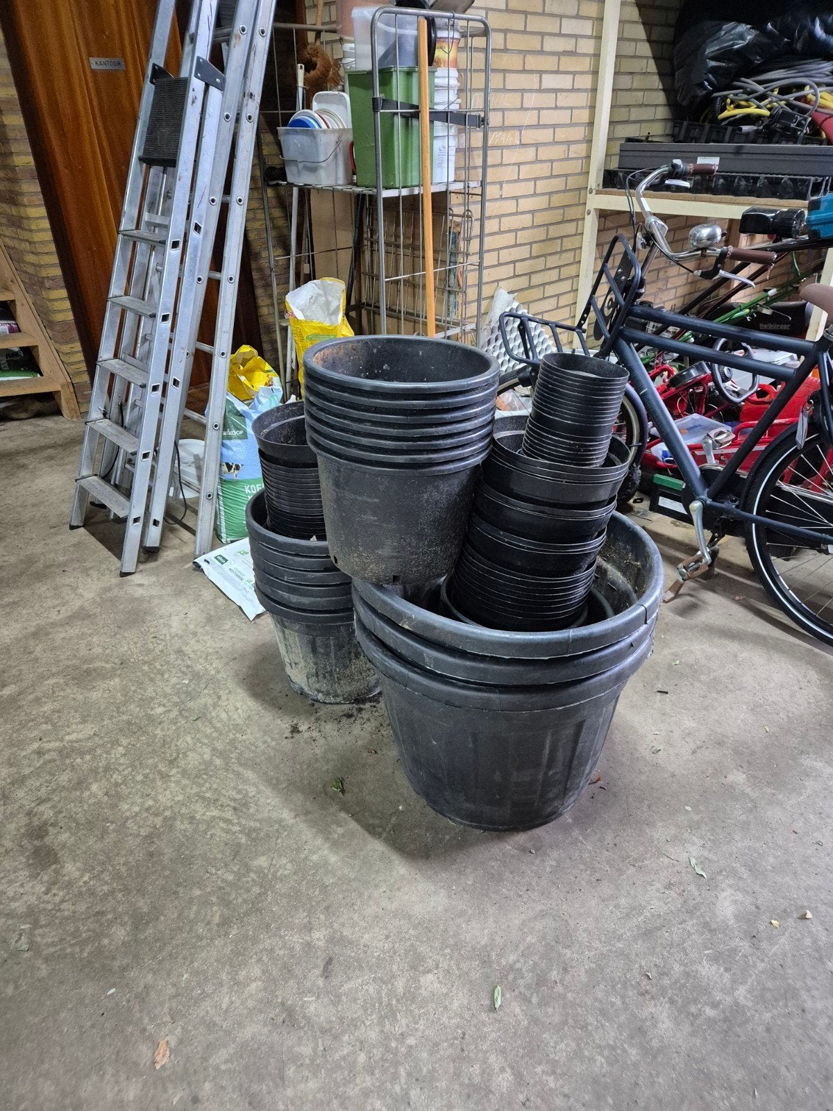 Diverse gebruikte bloempotten, verschillende maten, Ophalen, Kunststof, Gebruikt, Minder dan 40 cm
