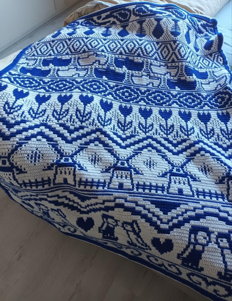Gehaakte deken met Delfts blauw patroon, Huis en Inrichting, Ophalen of Verzenden