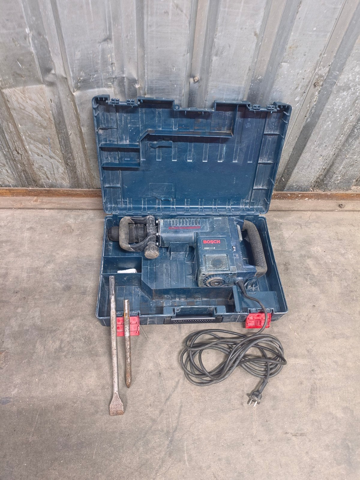 Bosch GSH11E sds-max breekhamer met beitels, Doe-het-zelf en Verbouw, Bosch, Gebruikt, Boor- en/of Breekhamer, .