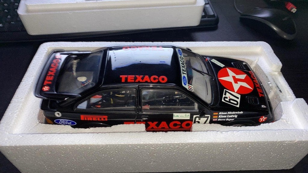 MINICHAMPS Ford Sierra Rs500 1/18, Hobby en Vrije tijd, Ophalen of Verzenden, Nieuw, Auto, MiniChamps